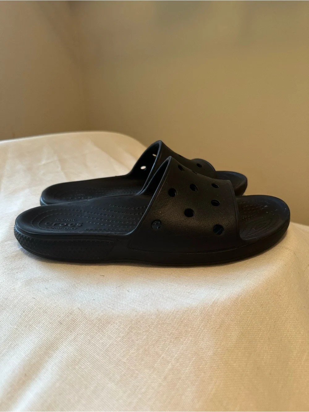 Crocs Comfort Classic Black One Strap Slides Unisex Mens 6 Womens 8 Waterproof
